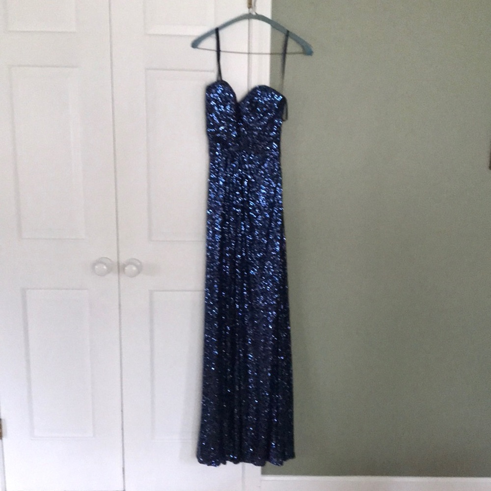 Gorgeous sequined blue dress